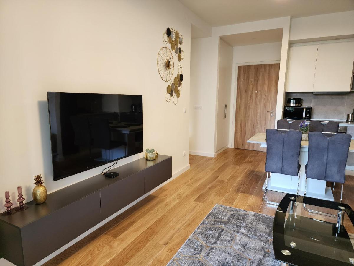 Ramonda - Waterfront Apartment Belgrade